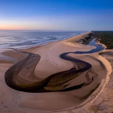 Vakantiehuis House De Charme A Messanges. La Maison Bleue Messanges (Landes)