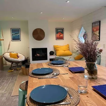 House De Charme A Messanges. La Maison Bleue بيت للعطل ميسانج