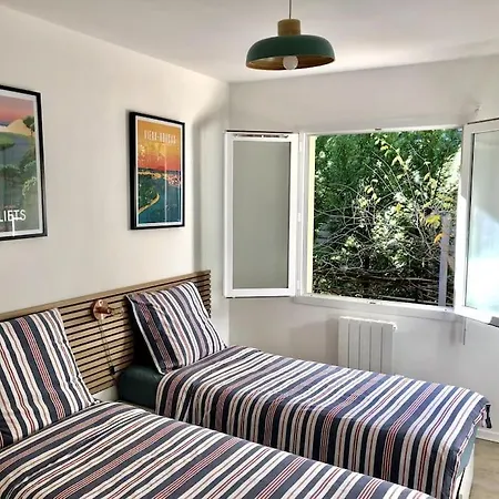 Ferienhaus House De Charme A Messanges. La Maison Bleue